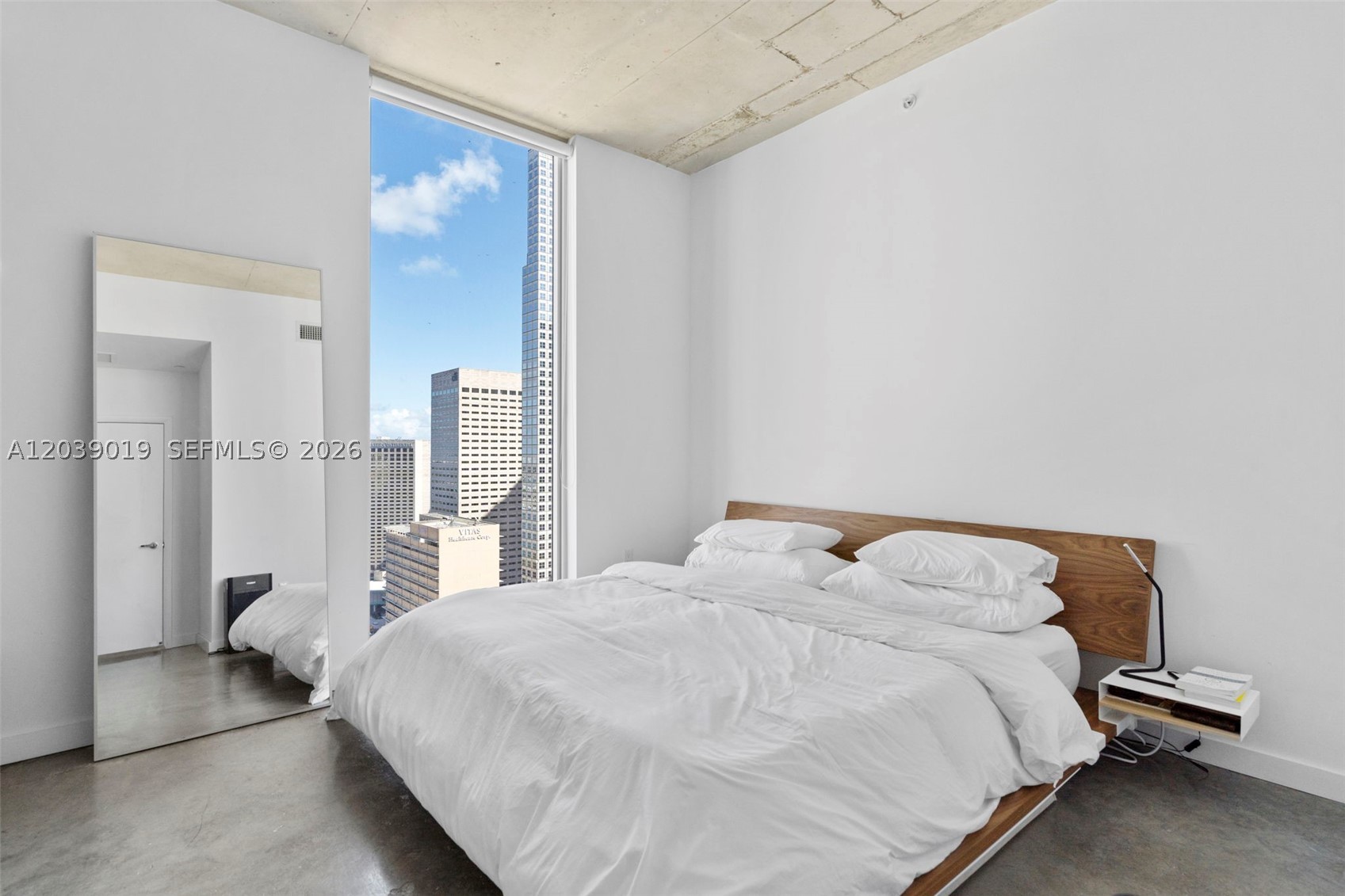 151 SE 1st St #3102, Miami FL 33131
