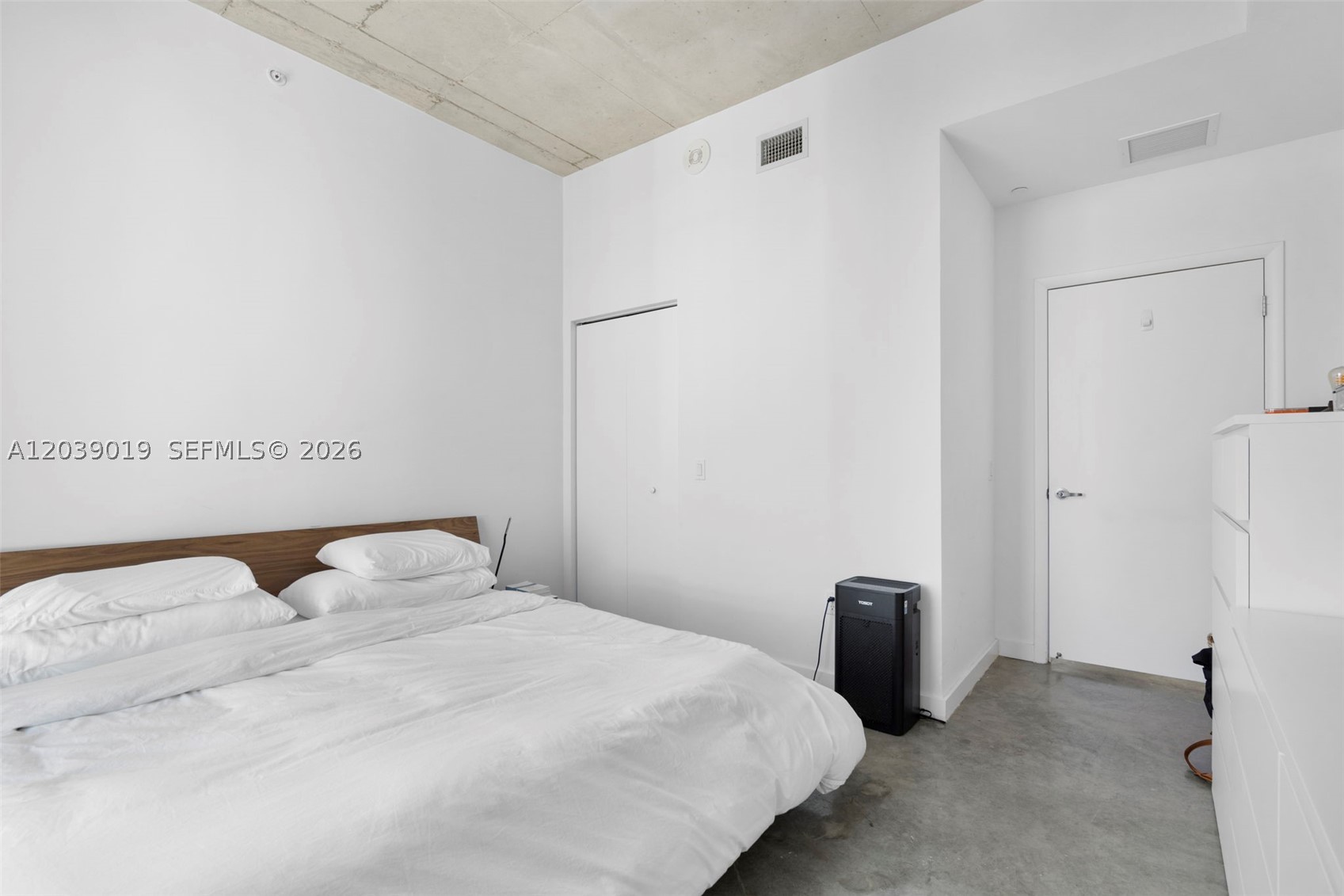151 SE 1st St #3102, Miami FL 33131