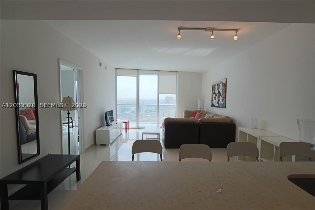 465 Brickell Ave #4706, Miami FL 33131