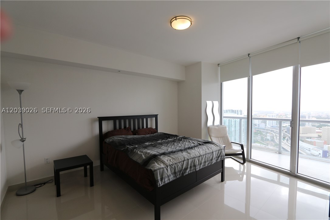 465 Brickell Ave #4706, Miami FL 33131