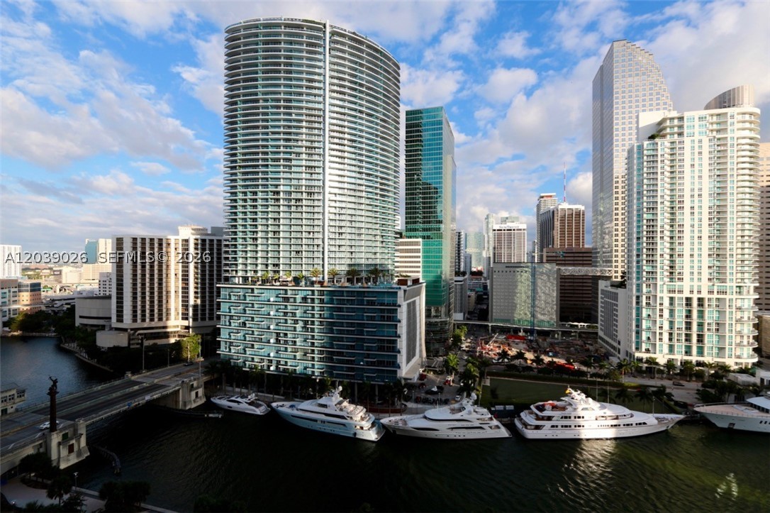 465 Brickell Ave #4706, Miami FL 33131
