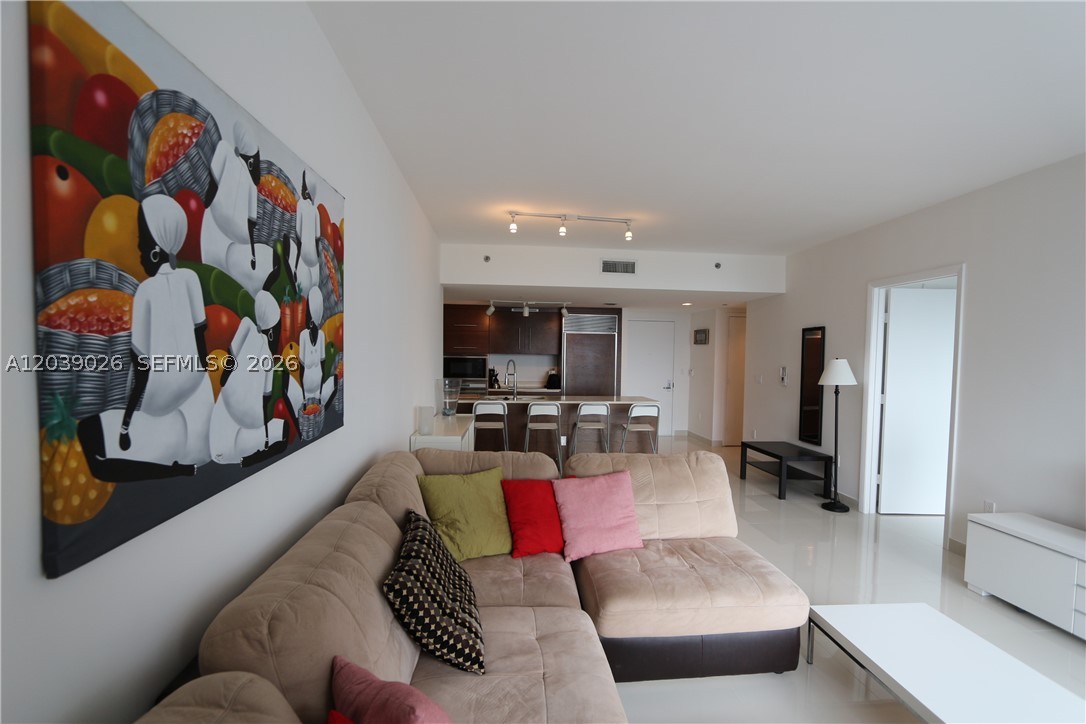 465 Brickell Ave #4706, Miami FL 33131