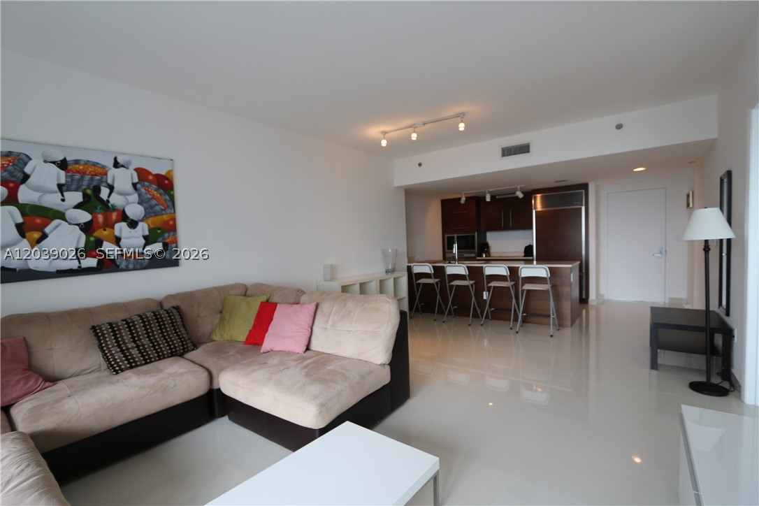 465 Brickell Ave #4706, Miami FL 33131
