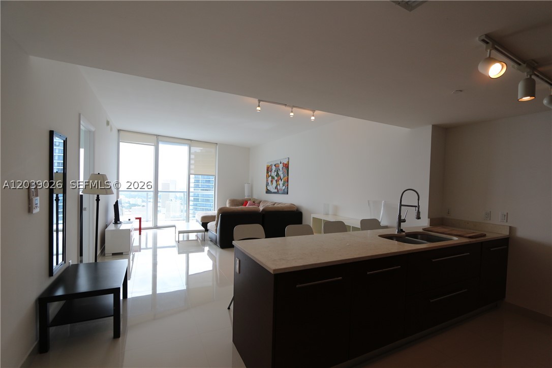 465 Brickell Ave #4706, Miami FL 33131
