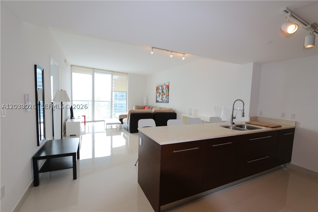 465 Brickell Ave #4706, Miami FL 33131