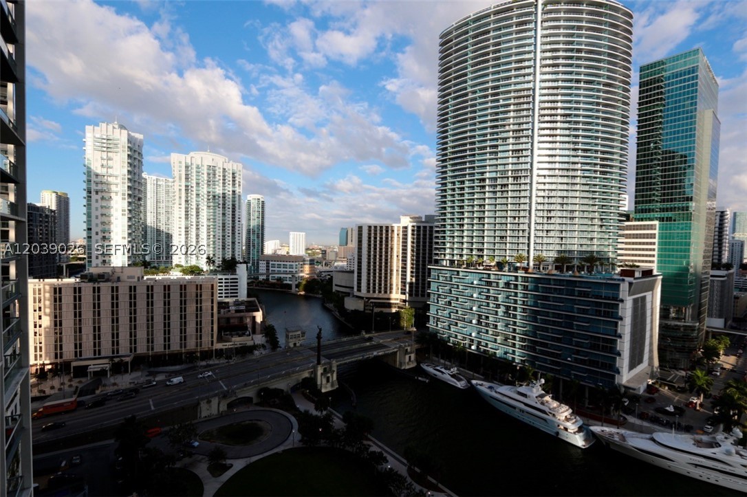 465 Brickell Ave #4706, Miami FL 33131