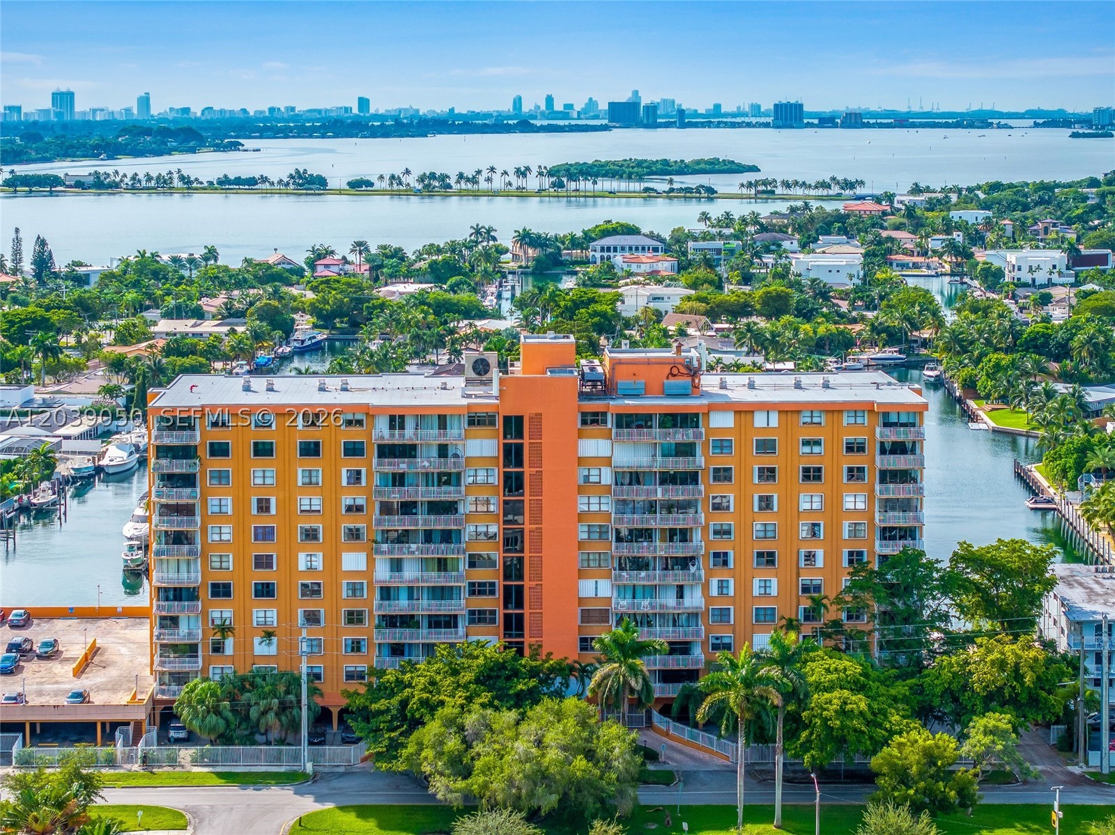 2450 NE 135th St #1006, North Miami FL 33181