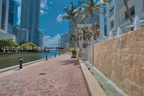 31 SE 5th St #705, Miami FL 33131