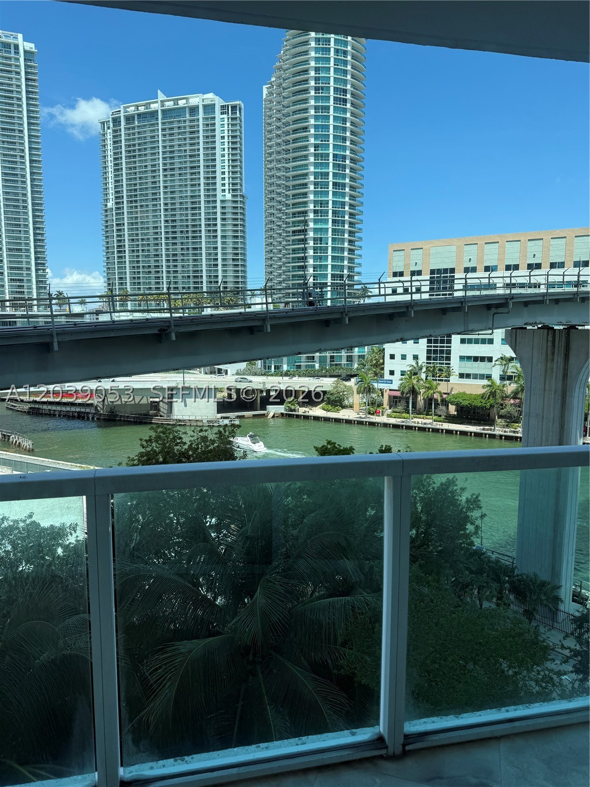 31 SE 5th St #705, Miami FL 33131
