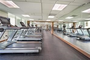 31 SE 5th St #705, Miami FL 33131