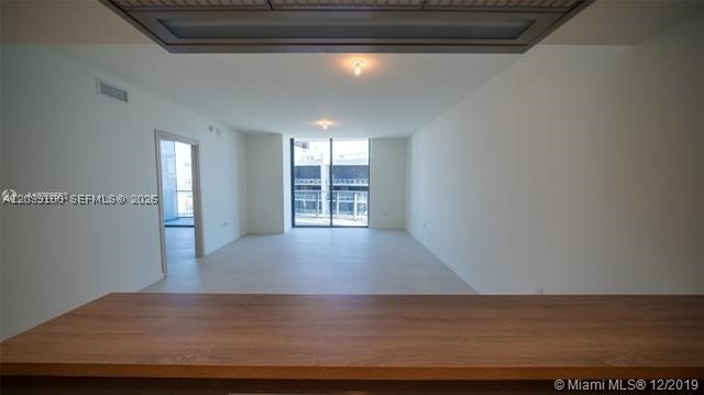 1000 Brickell Plz #4905, Miami FL 33131