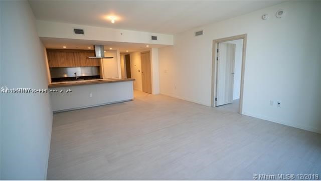 1000 Brickell Plz #4905, Miami FL 33131