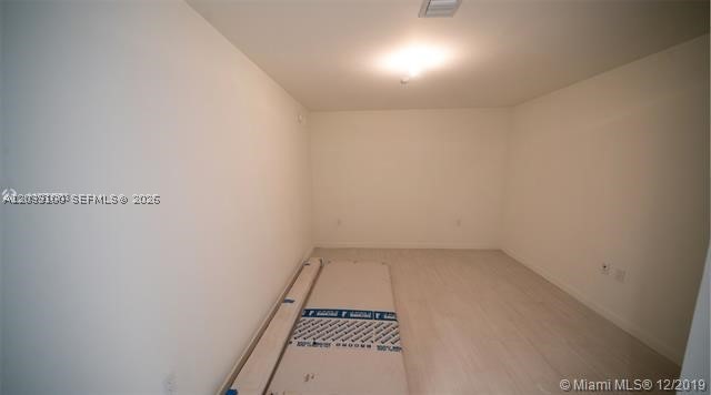 1000 Brickell Plz #4905, Miami FL 33131