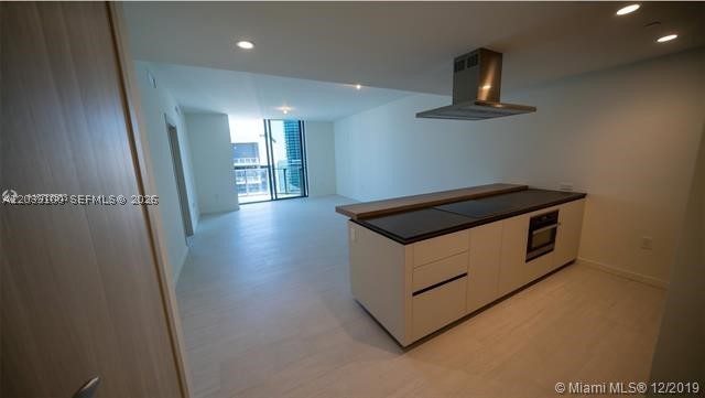 1000 Brickell Plz #4905, Miami FL 33131