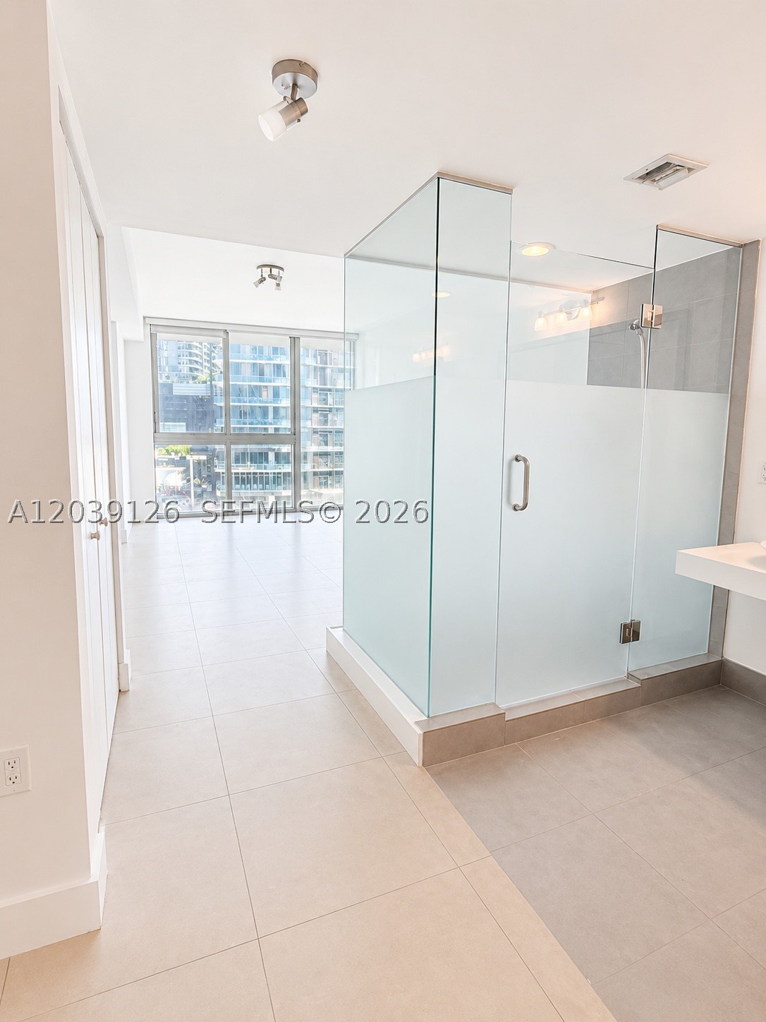 92 SW 3rd St #503, Miami FL 33130