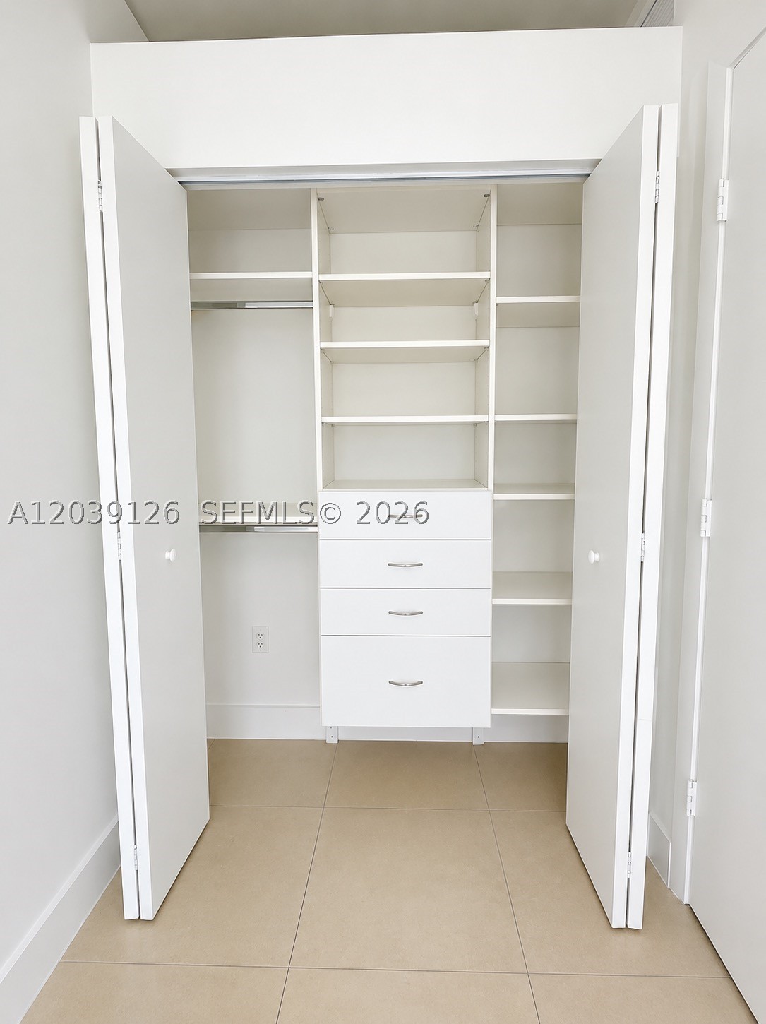 92 SW 3rd St #503, Miami FL 33130