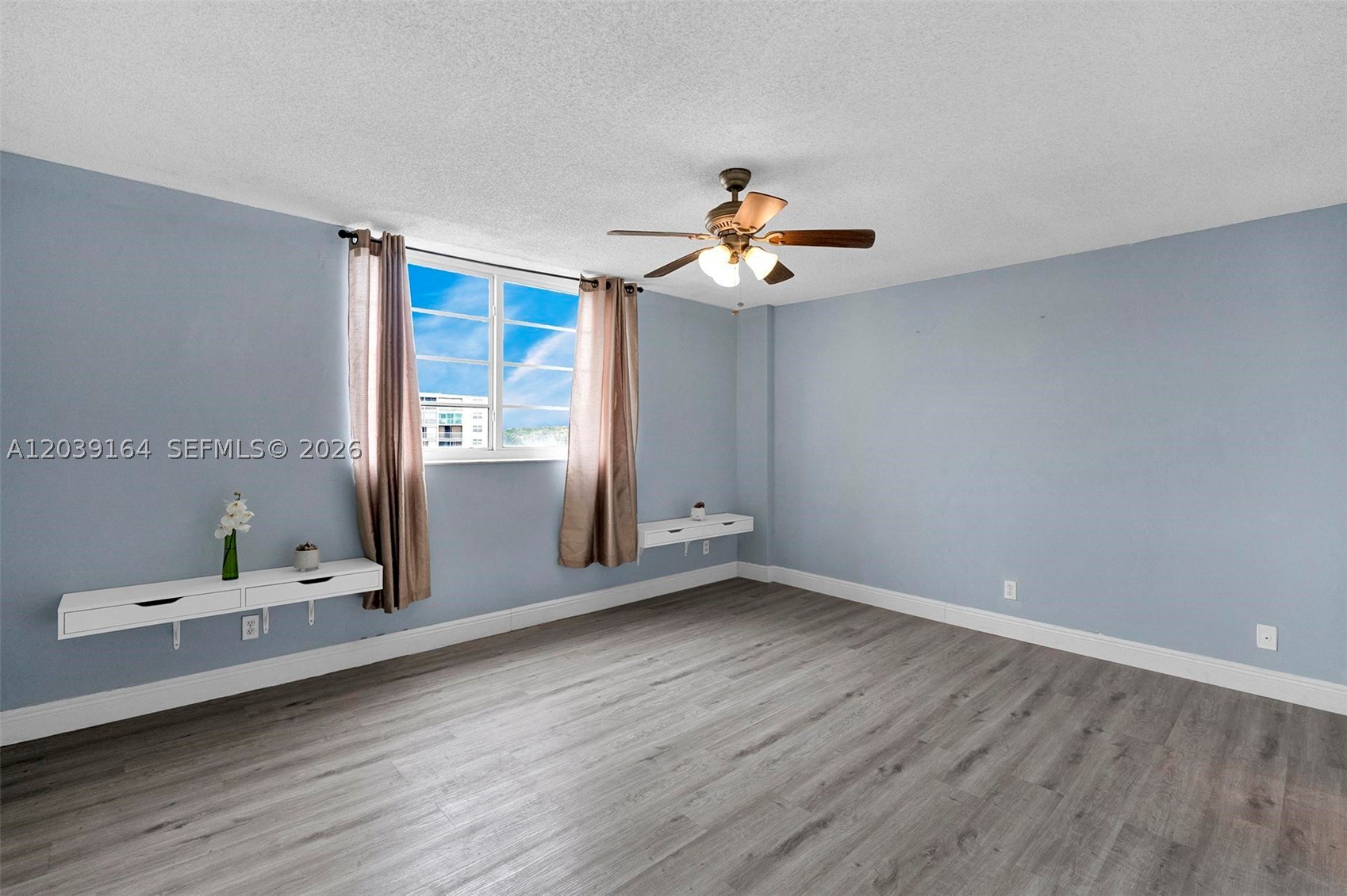 431 SE 3rd St #402, Dania Beach FL 33004