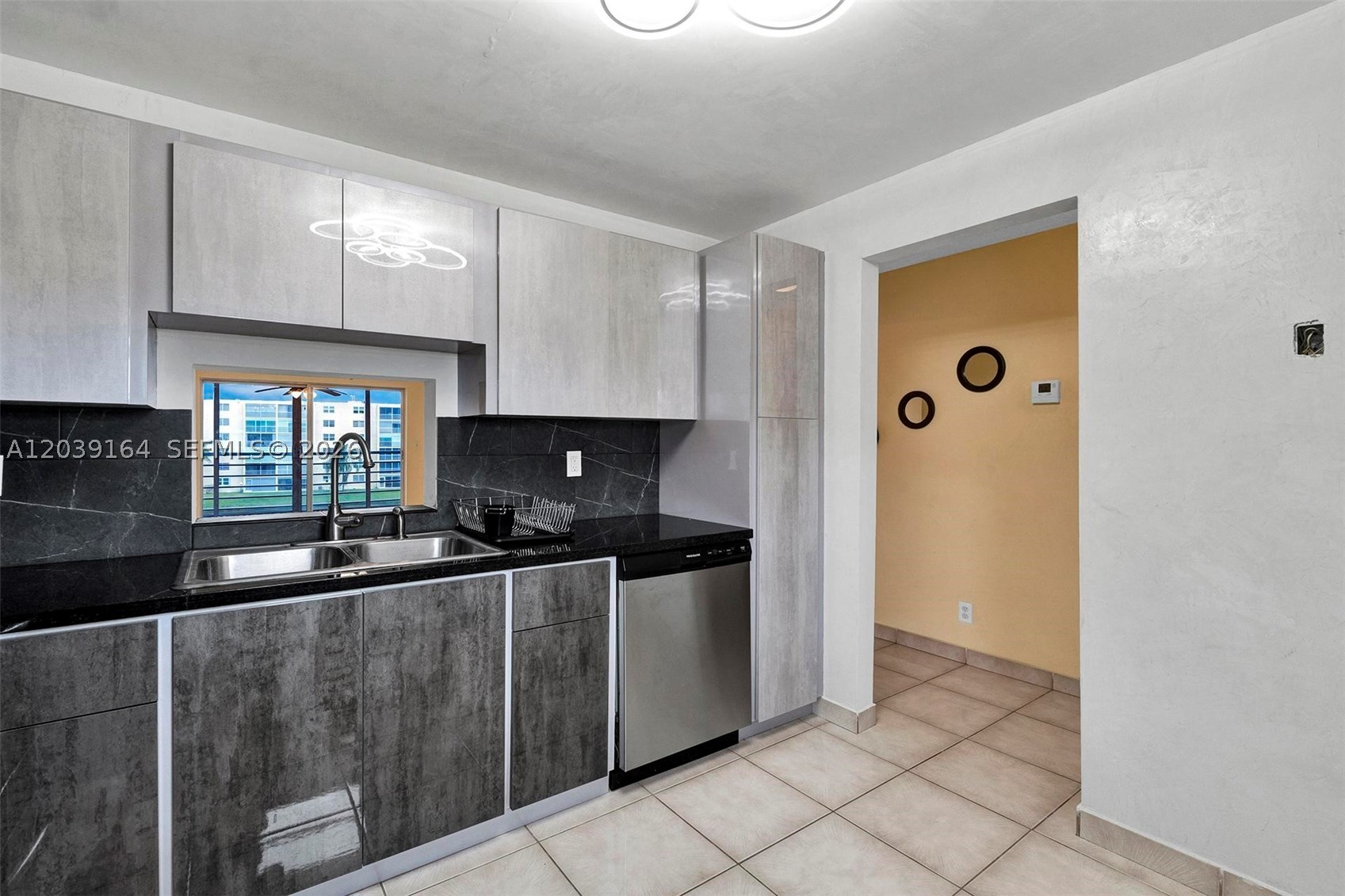 431 SE 3rd St #402, Dania Beach FL 33004