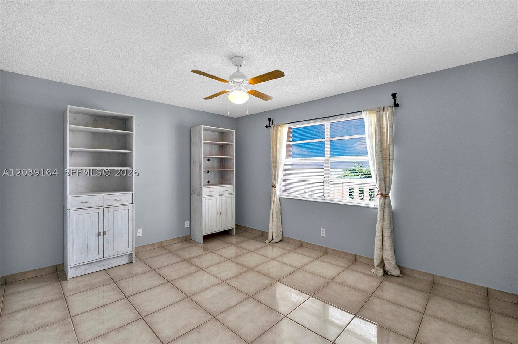 431 SE 3rd St #402, Dania Beach FL 33004