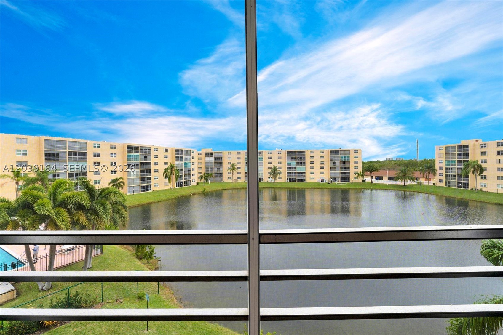 431 SE 3rd St #402, Dania Beach FL 33004