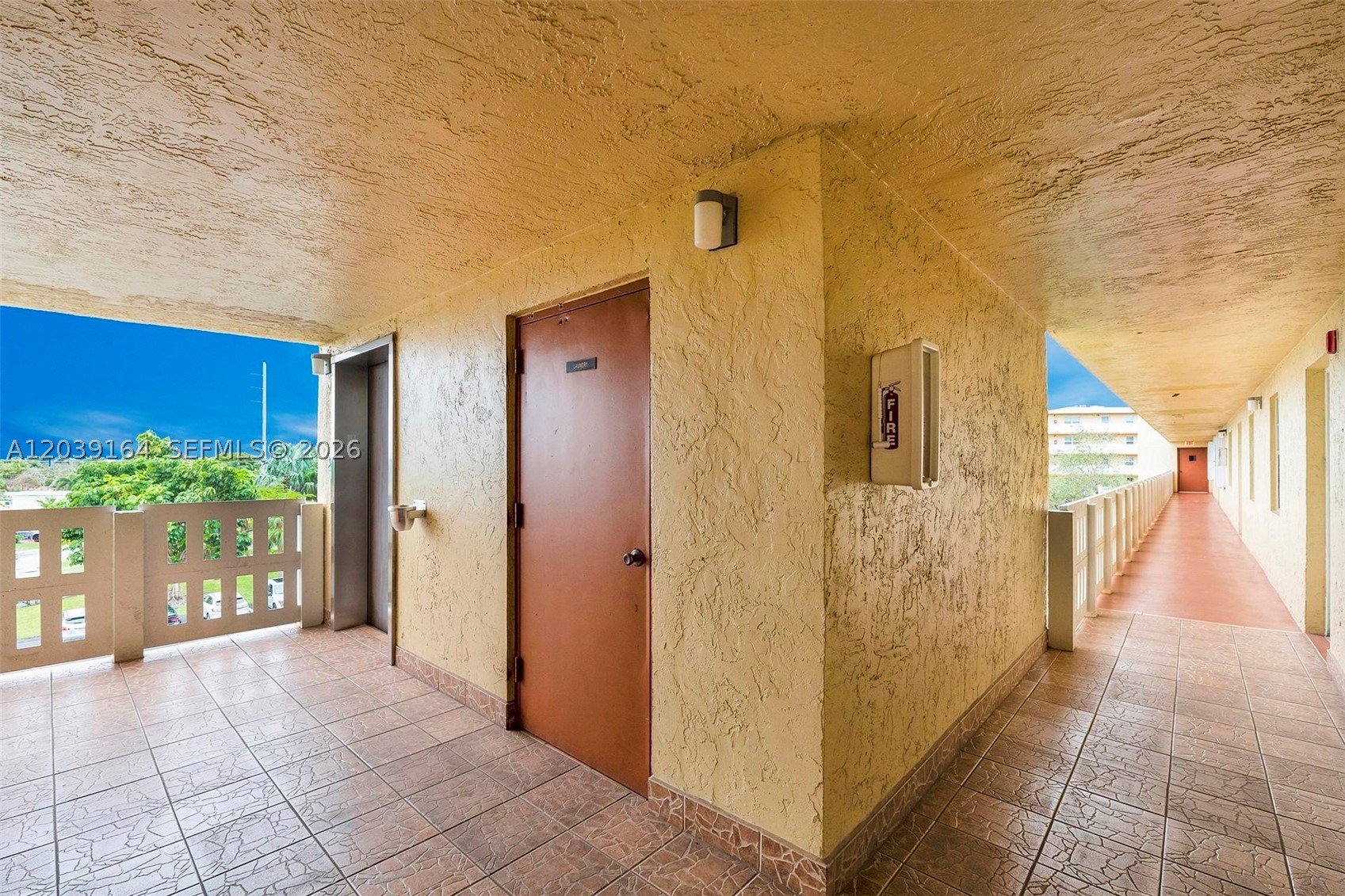 431 SE 3rd St #402, Dania Beach FL 33004