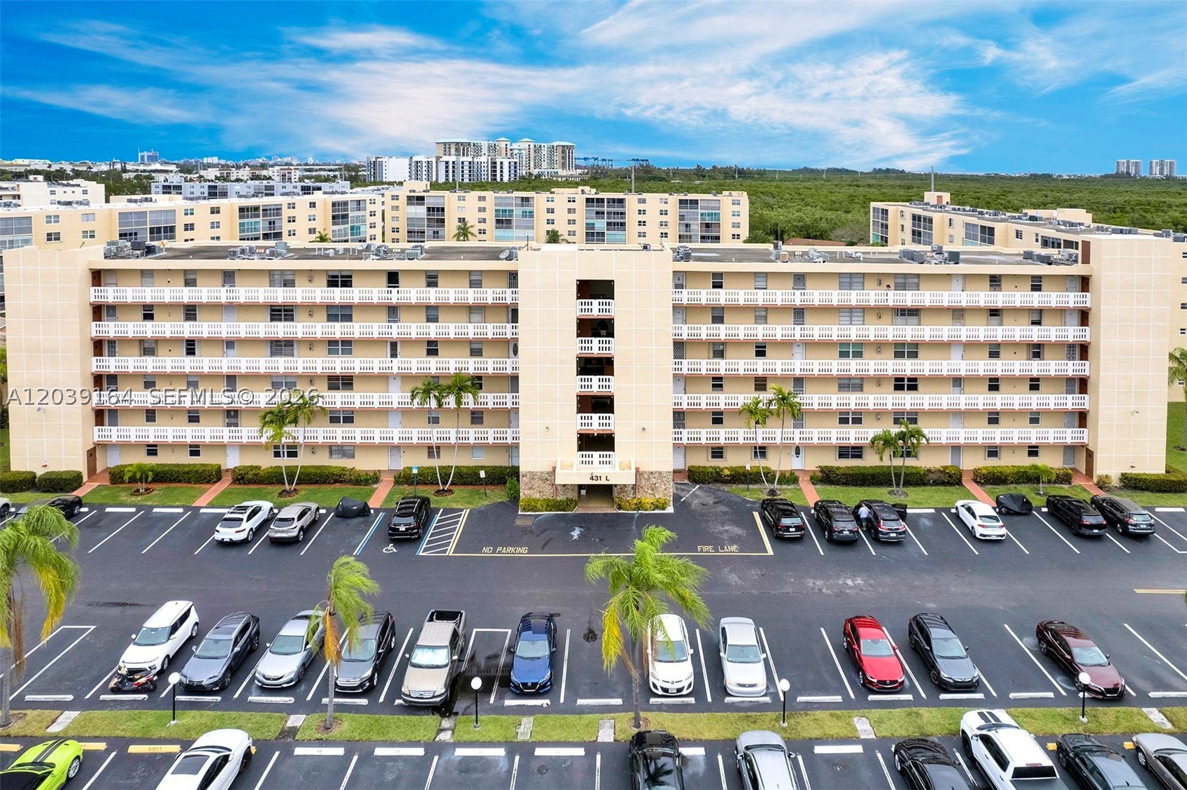 431 SE 3rd St #402, Dania Beach FL 33004