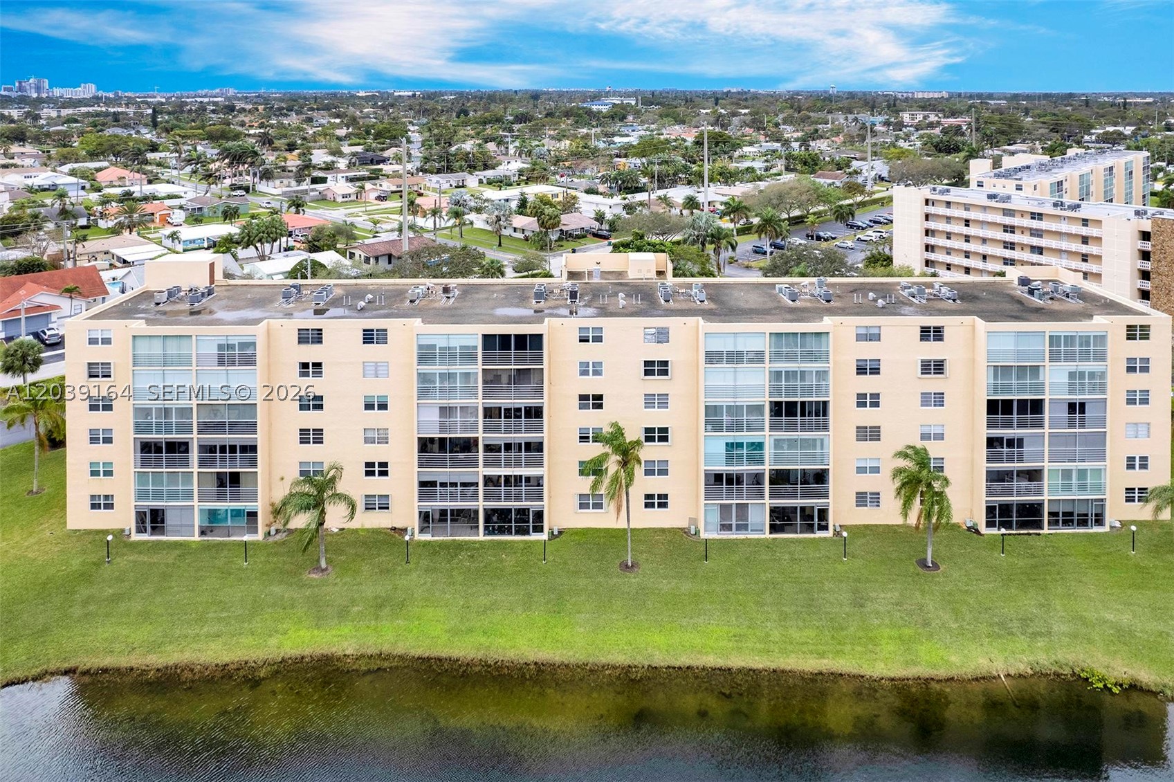 431 SE 3rd St #402, Dania Beach FL 33004