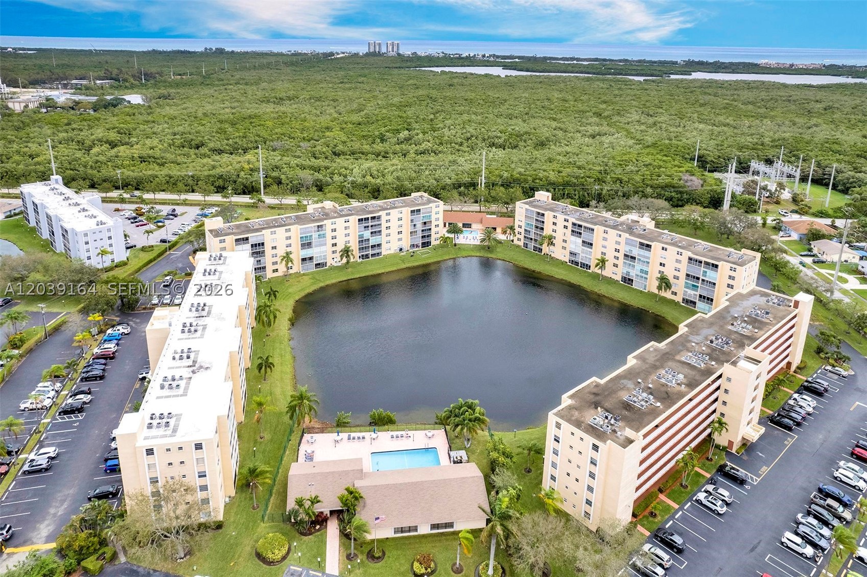 431 SE 3rd St #402, Dania Beach FL 33004