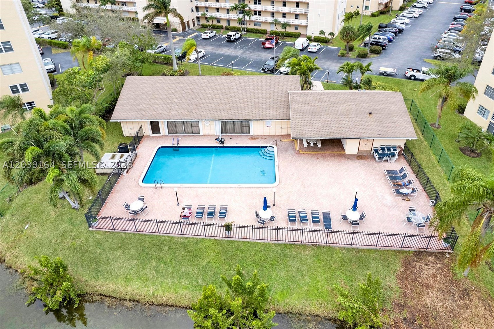 431 SE 3rd St #402, Dania Beach FL 33004