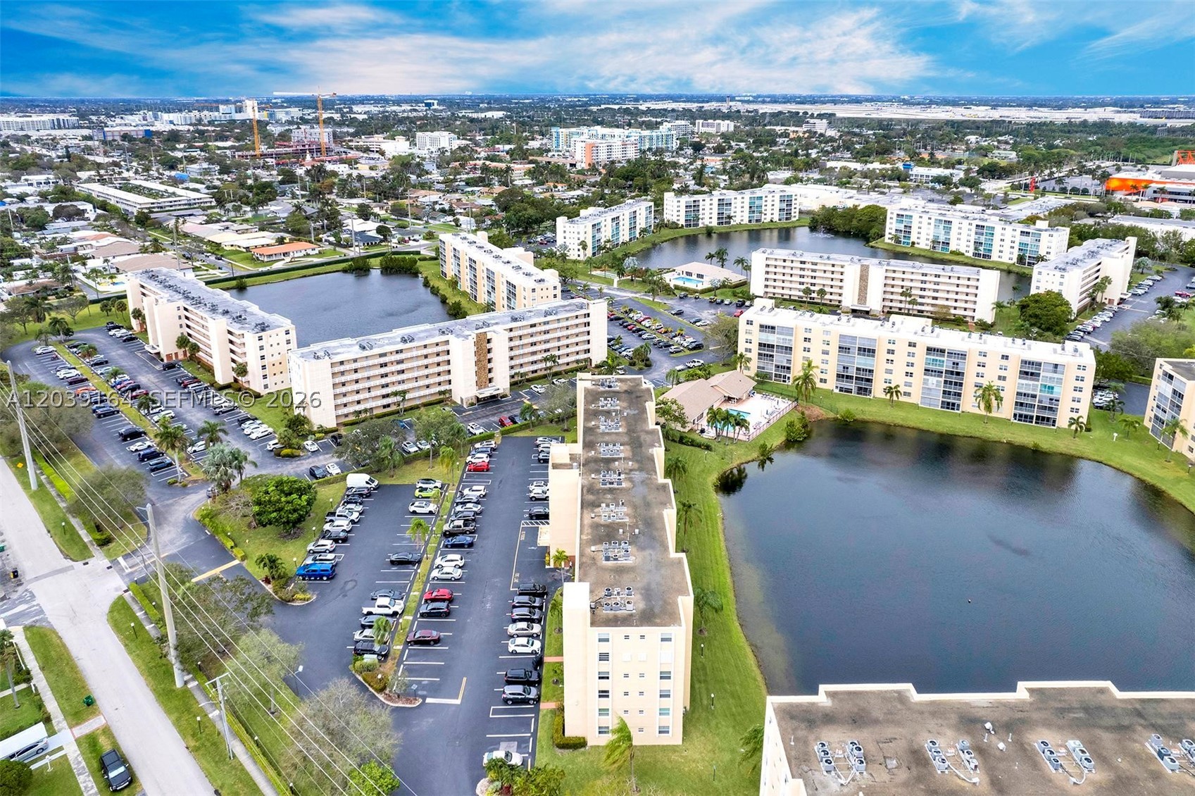 431 SE 3rd St #402, Dania Beach FL 33004