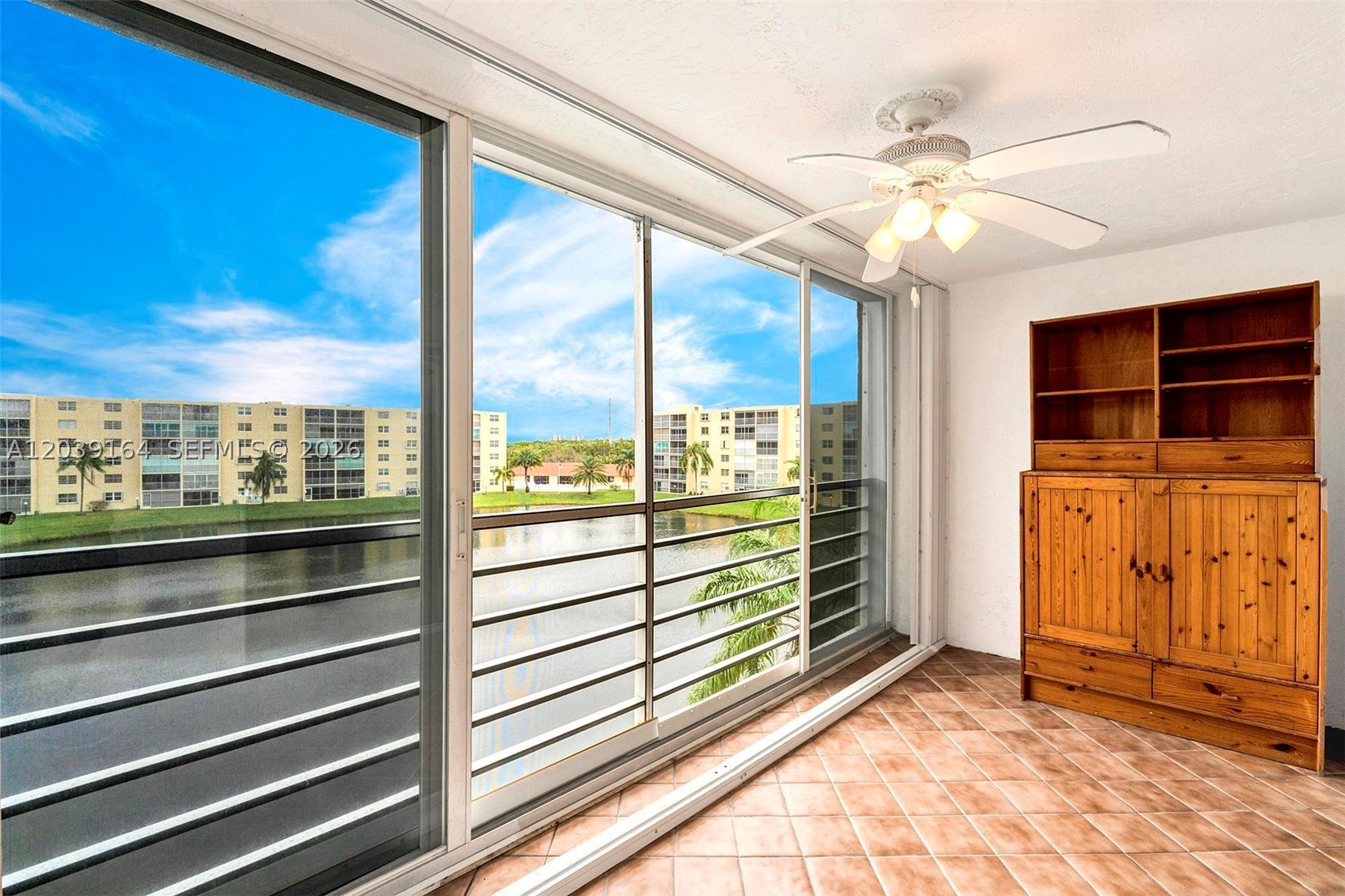 431 SE 3rd St #402, Dania Beach FL 33004