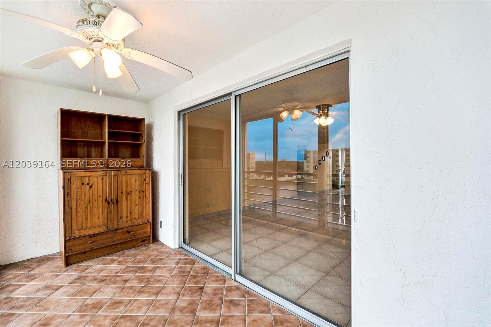 431 SE 3rd St #402, Dania Beach FL 33004