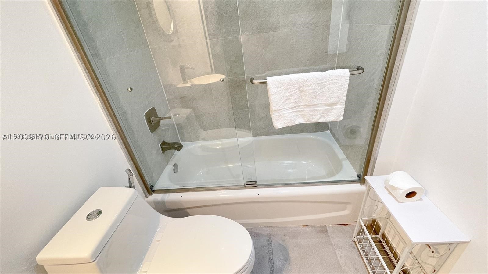 1200 Brickell Bay Dr #1702, Miami FL 33131