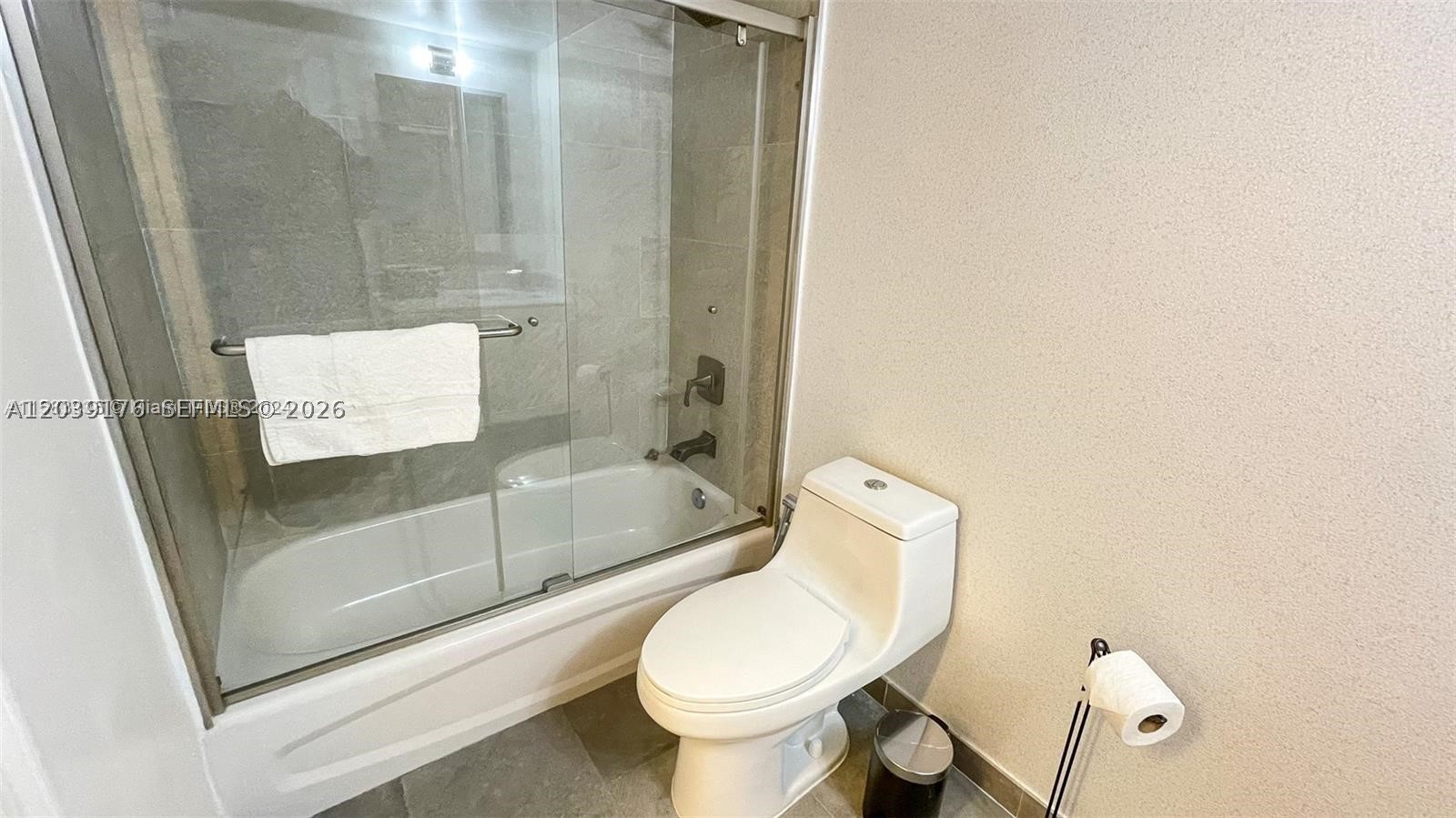 1200 Brickell Bay Dr #1702, Miami FL 33131