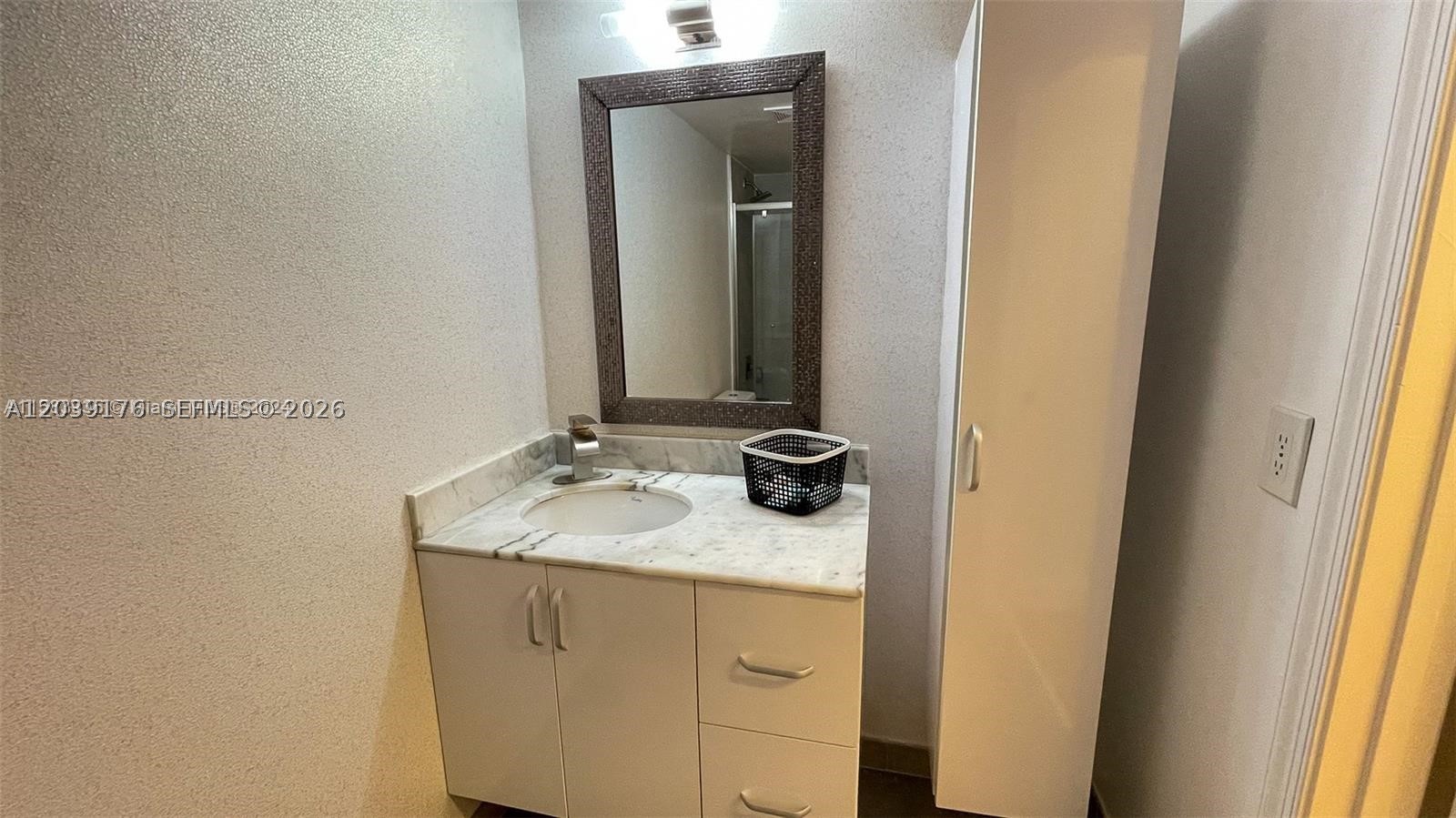 1200 Brickell Bay Dr #1702, Miami FL 33131