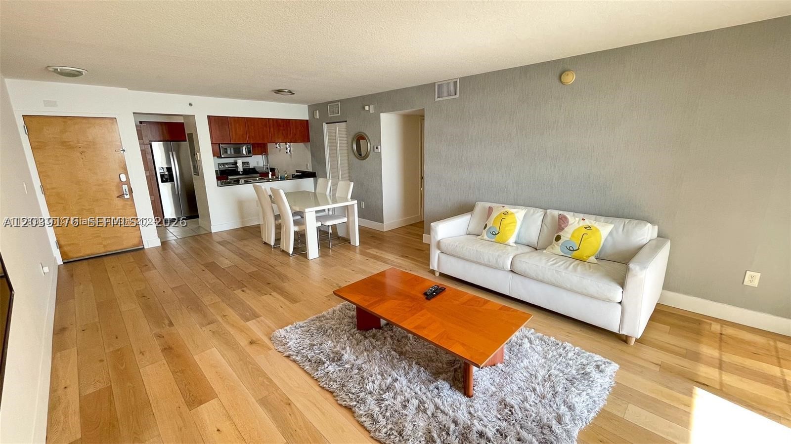 1200 Brickell Bay Dr #1702, Miami FL 33131