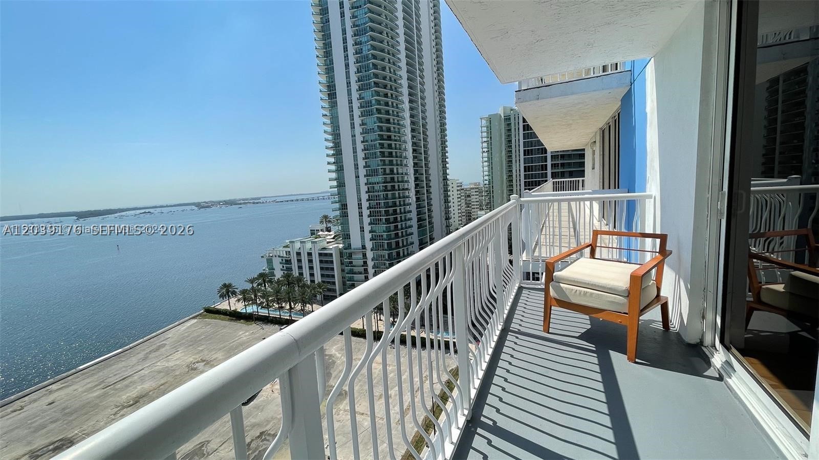 1200 Brickell Bay Dr #1702, Miami FL 33131