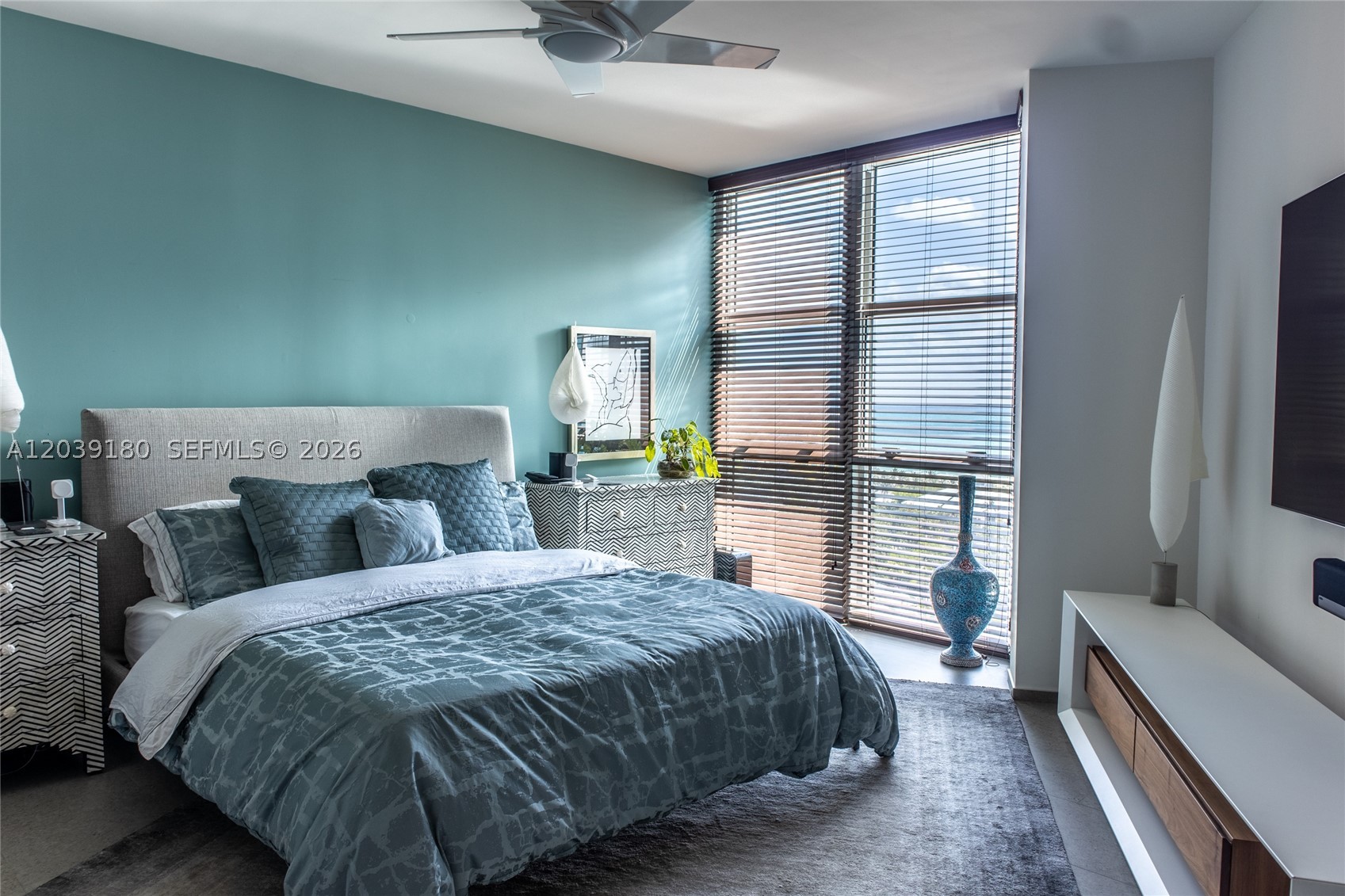 300 S Pointe Dr #1502, Miami Beach FL 33139