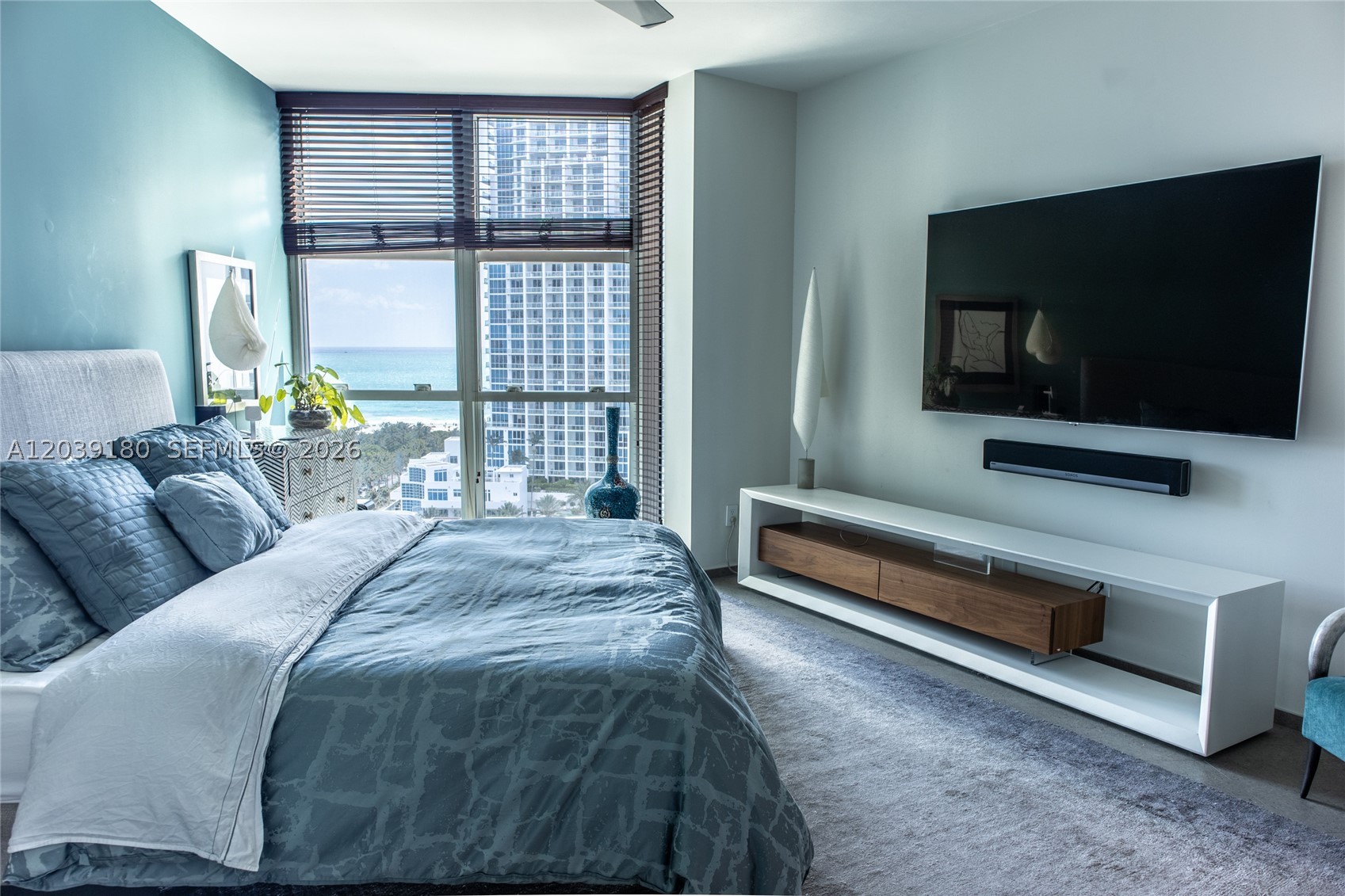 300 S Pointe Dr #1502, Miami Beach FL 33139