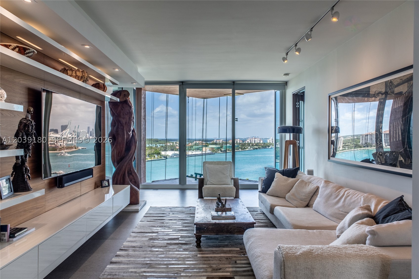 300 S Pointe Dr #1502, Miami Beach FL 33139