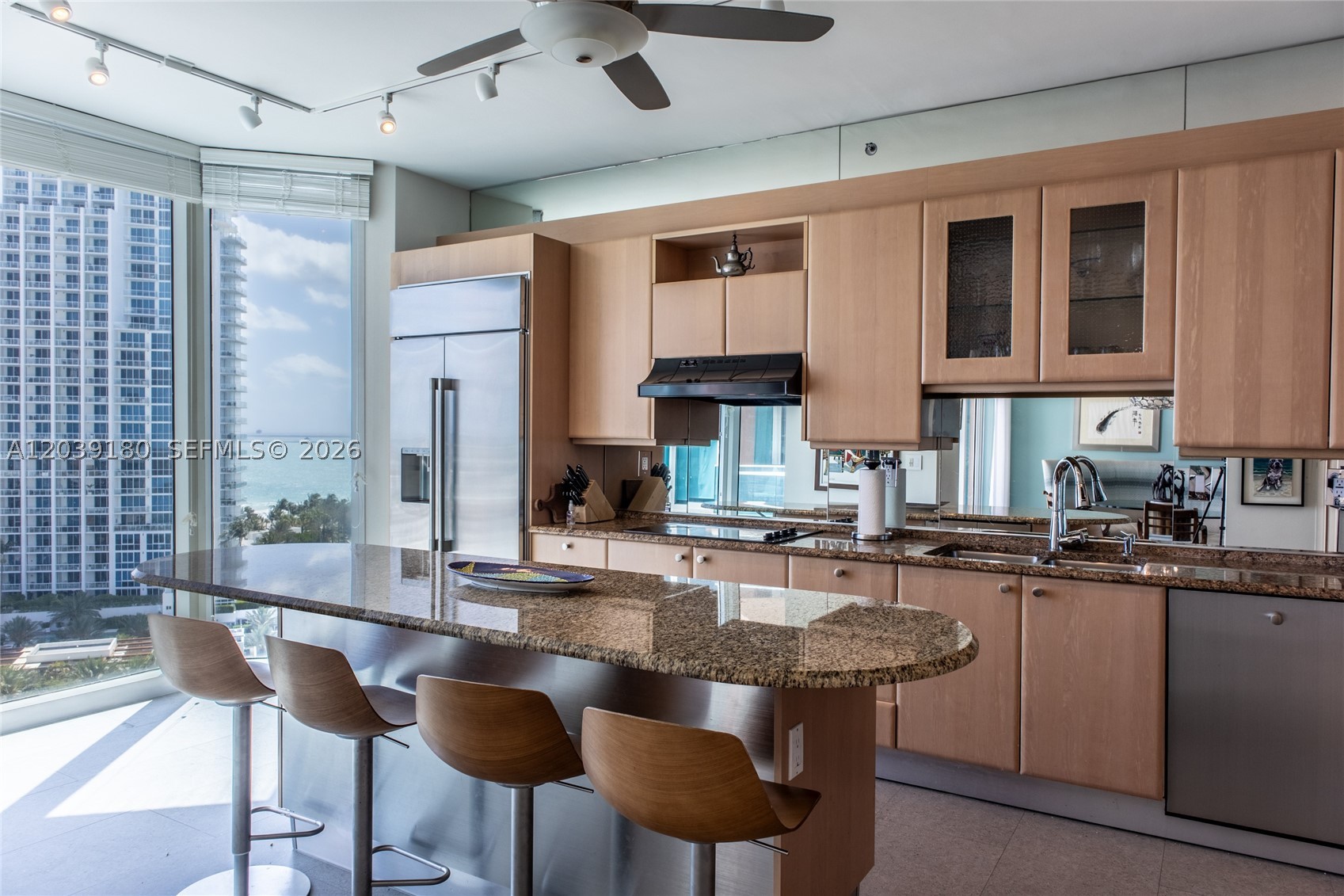 300 S Pointe Dr #1502, Miami Beach FL 33139