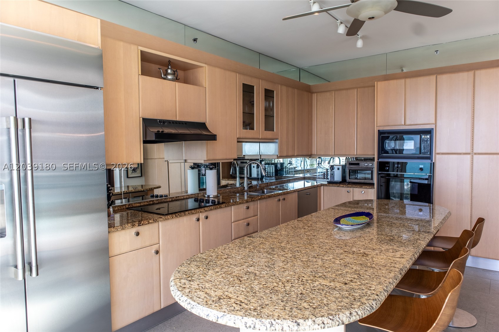 300 S Pointe Dr #1502, Miami Beach FL 33139
