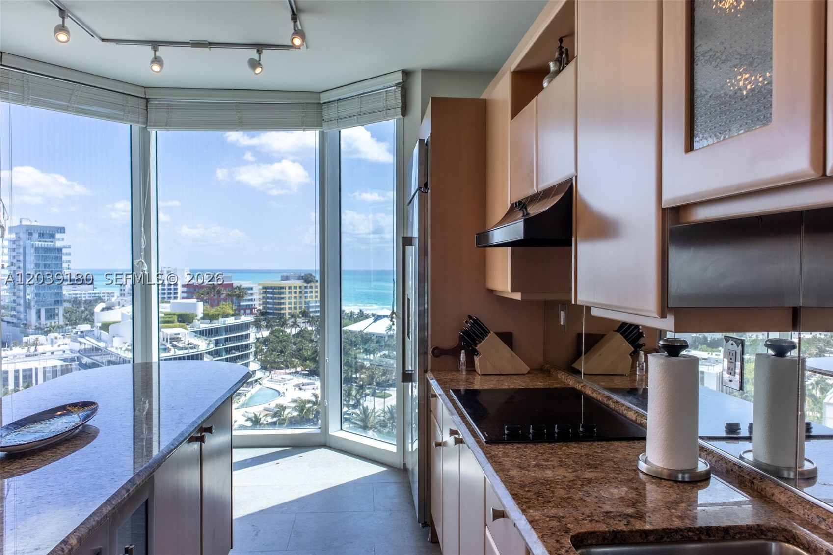 300 S Pointe Dr #1502, Miami Beach FL 33139