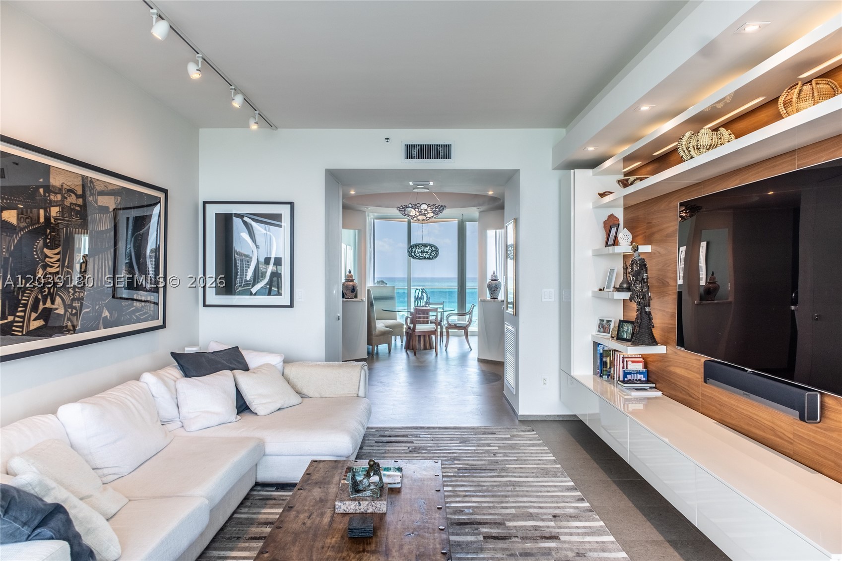 300 S Pointe Dr #1502, Miami Beach FL 33139