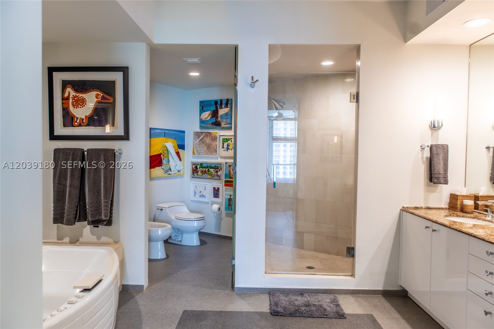 300 S Pointe Dr #1502, Miami Beach FL 33139