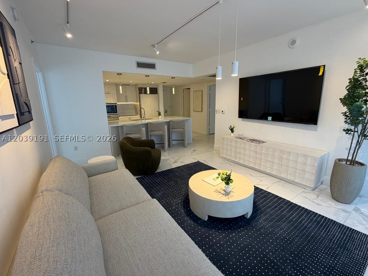 475 Brickell Ave #3113, Miami FL 33131