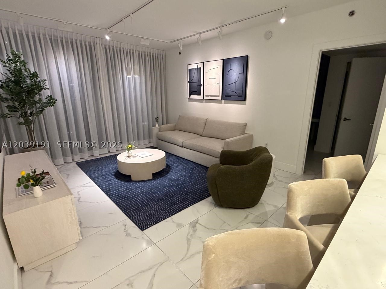 475 Brickell Ave #3113, Miami FL 33131