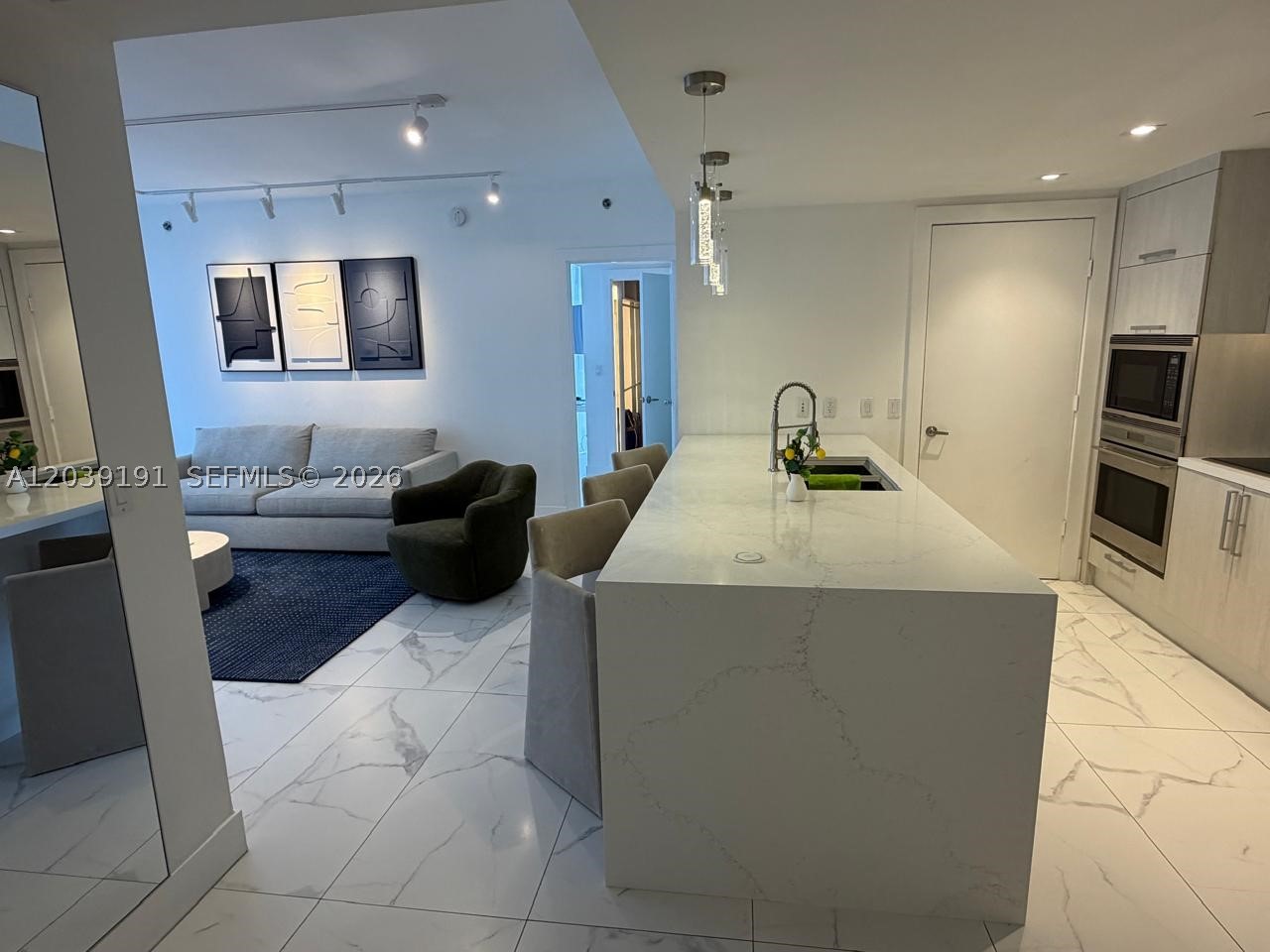 475 Brickell Ave #3113, Miami FL 33131