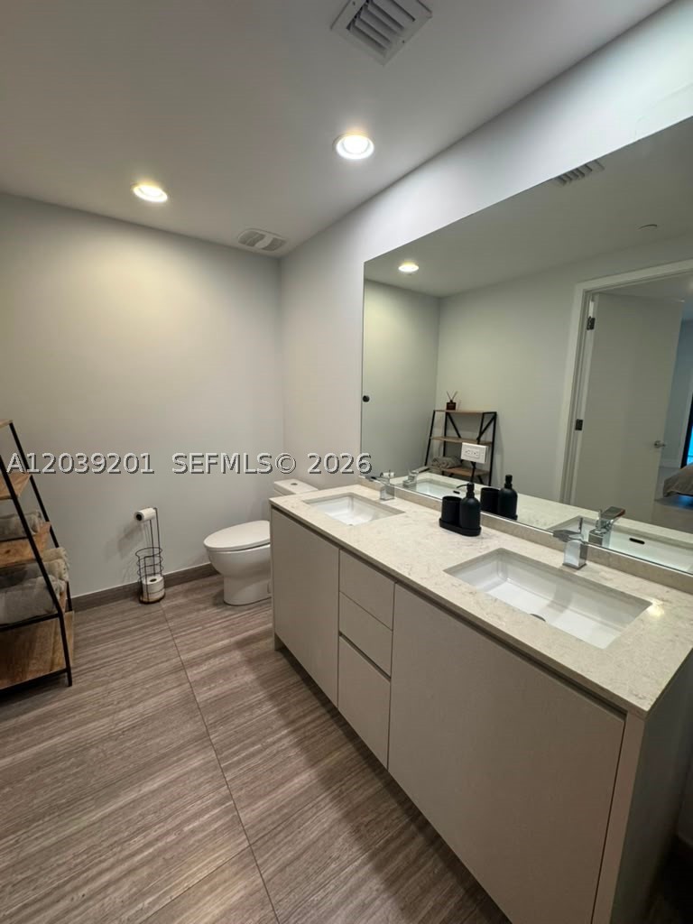 1010 Brickell Ave #1807, Miami FL 33131
