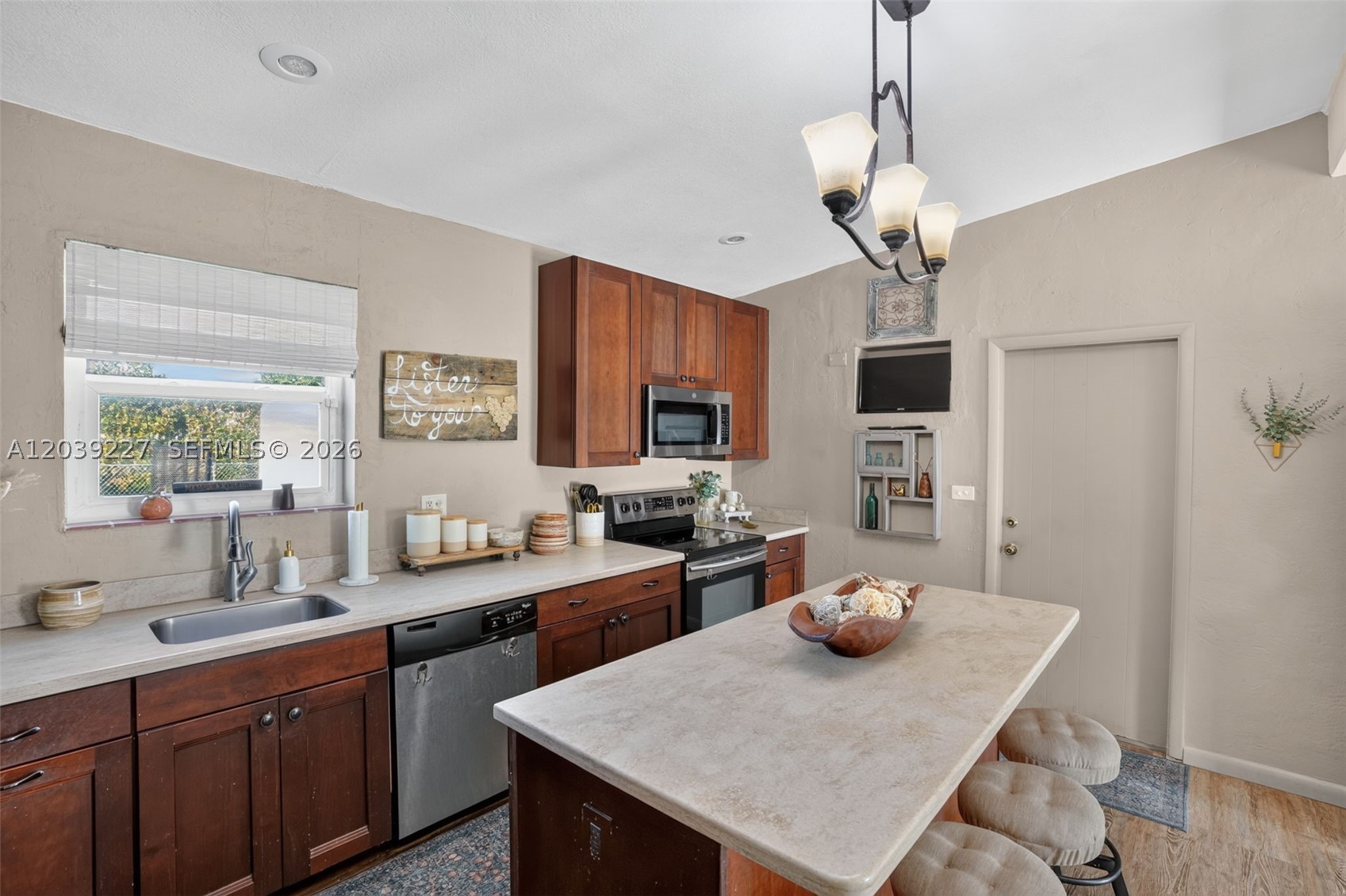 11300 SW 40th St, Miami FL 33165